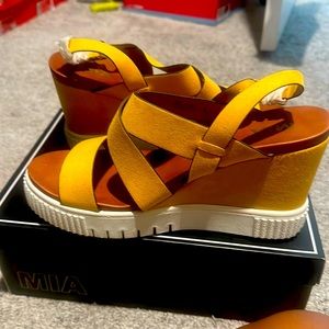 New sandal wedges